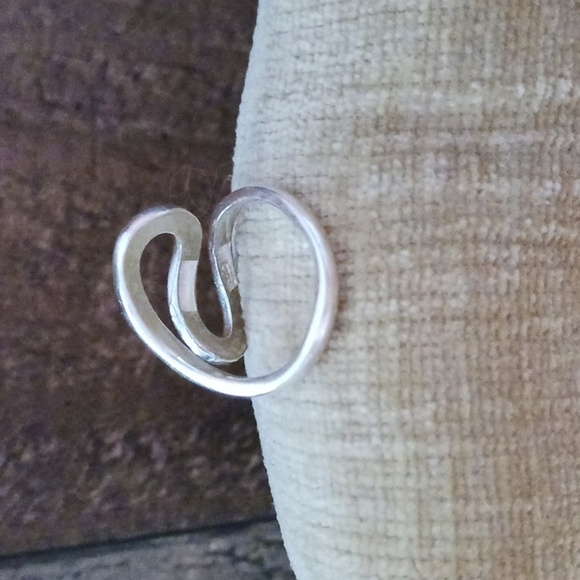Silver Freeform Swirl Ring - Picture 3 of 11